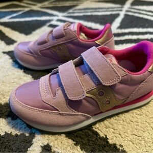 Girls Saucony Size 1.5 Pink (New in box)